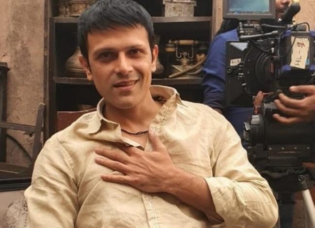 Abhishek Singh plays a street con in Rohosyo Romancho series Season 2 Abhishek Singh plays a street con in Rohosyo Romancho series Season 2